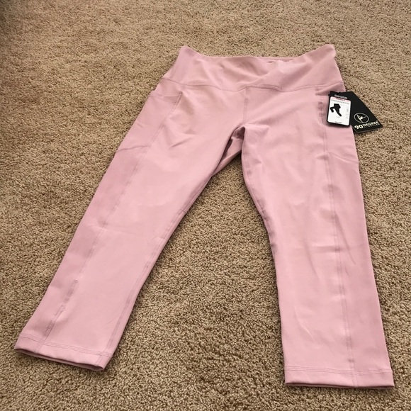 NWT! 90 degrees large shadow petal Capri tights - Picture 1 of 8